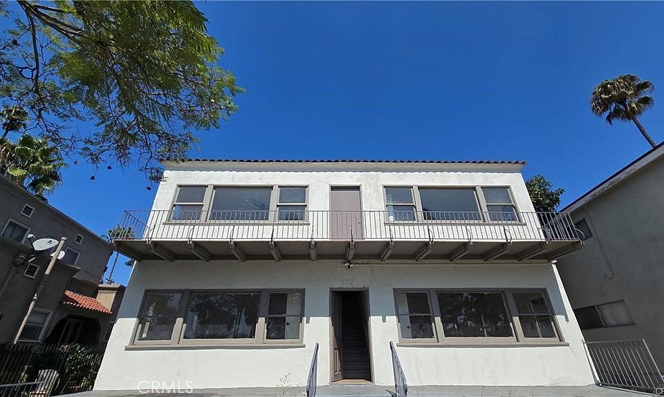 1st image of 973 N Park Cir