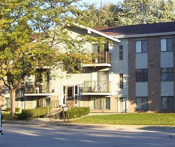 LakePines