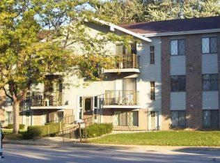 2665 Lake Pine Dr, Saint Joseph, MI 49085