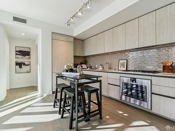 4th image of 1000 3rd St Unit 513