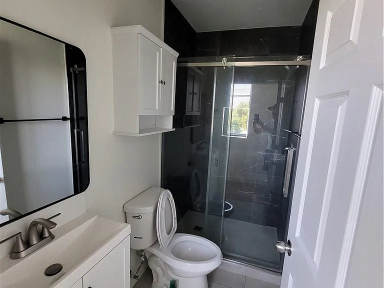 11864 Borden Ave — Photo 12