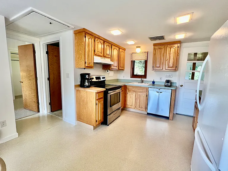87 Decatur Ave — Photo 5