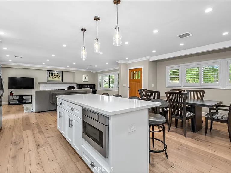 5210 Quakertown Ave — Photo 10