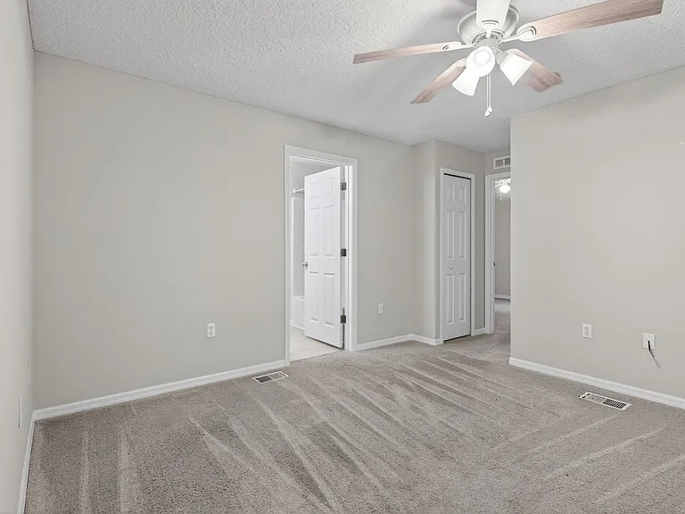 11816 Lake Bend Cir — Photo 18