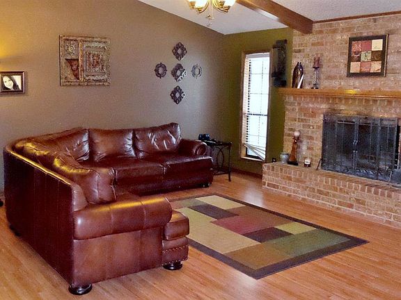 3rd image of 408 Village Ln