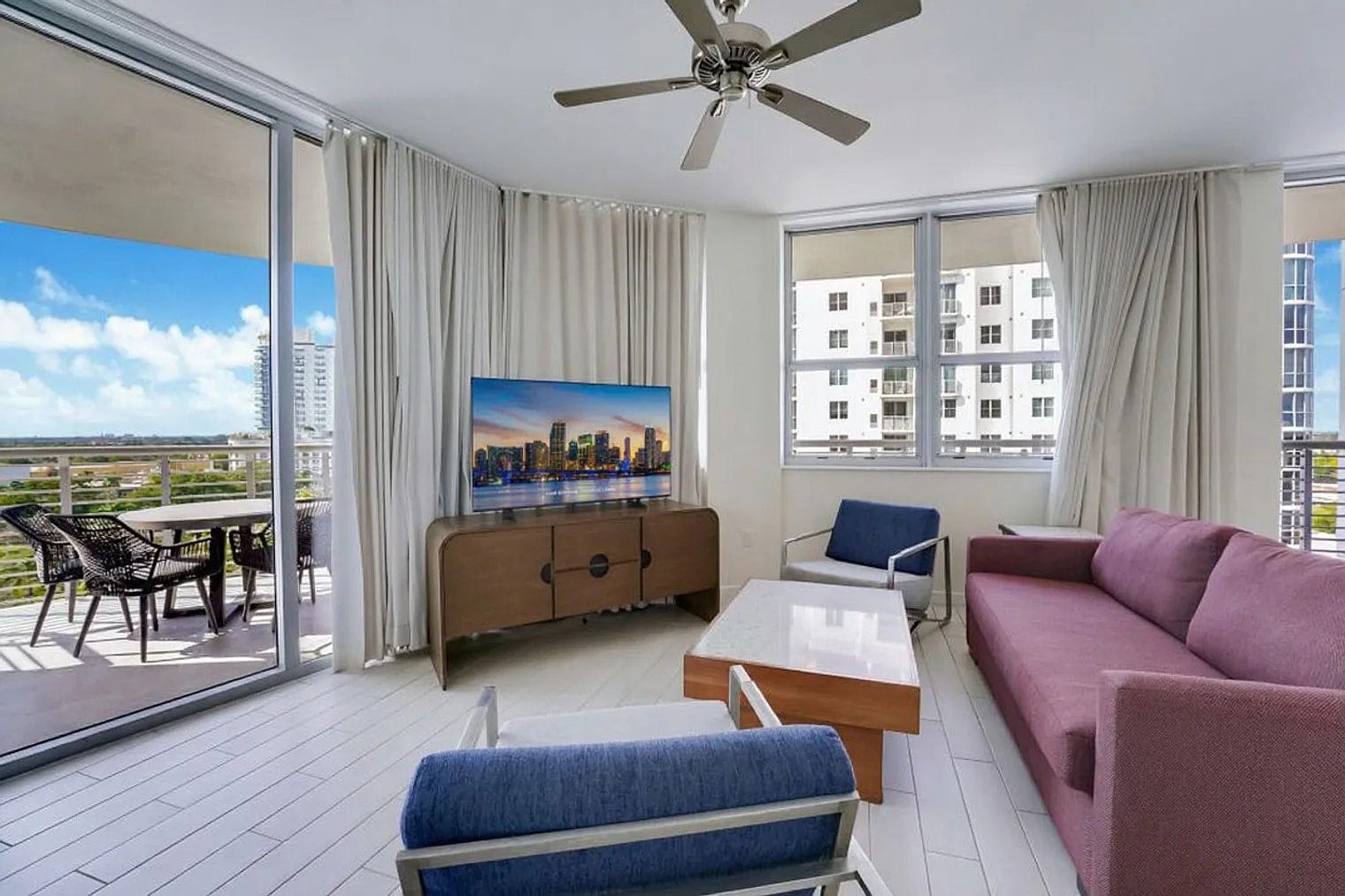2 bed, 2.0 bath, 1194 sqft, $7,261 — Photo 3