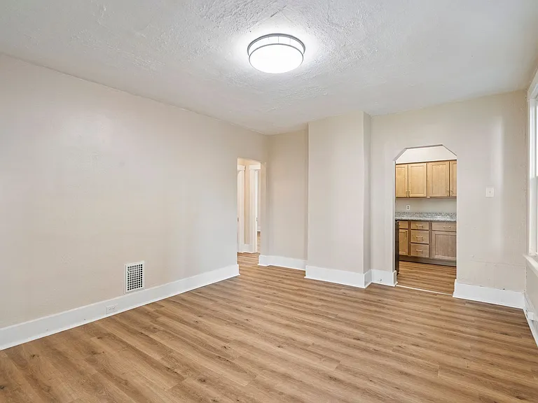 1680 Potomac Avenue — Photo 3