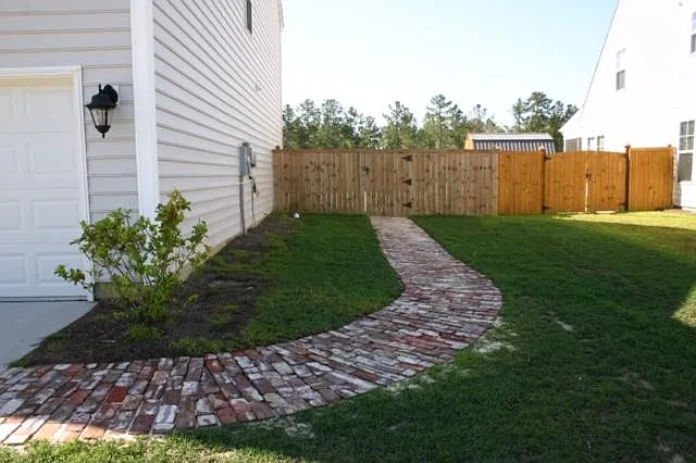 4 bed, 2.5 bath, 2653 sqft, $2,500 — Photo 3