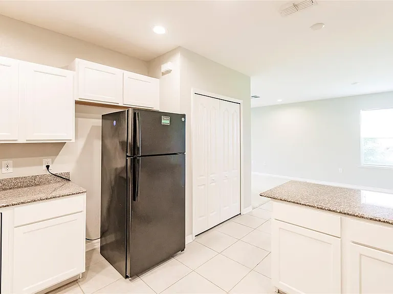 1146 Oceanic Rd — Photo 12