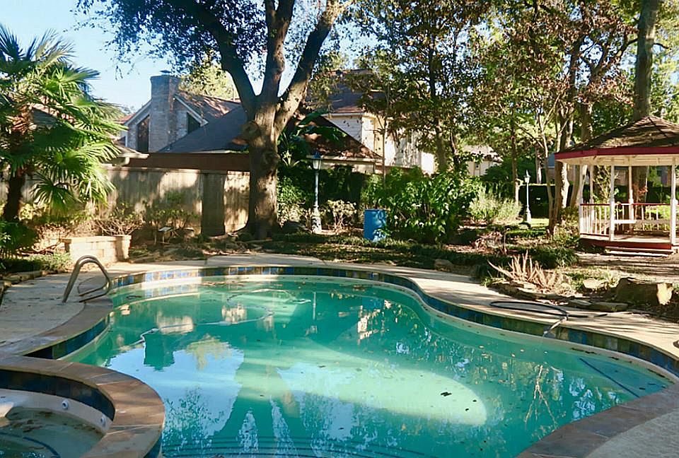 1st image of 1103 Crossroads Dr