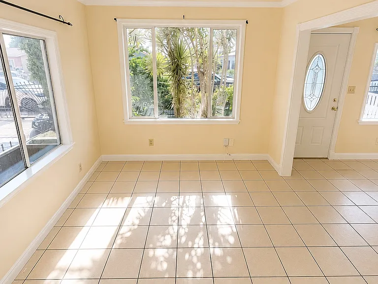 9622 Evers Ave — Photo 3