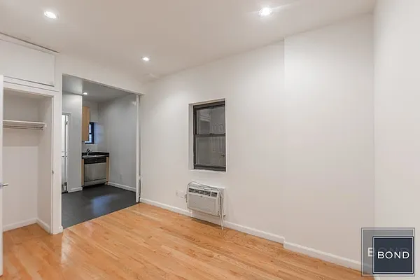 Rented by Bond New York | media 19