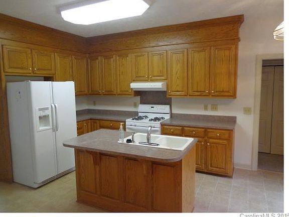 4th image of 133 Wadesborough Pl