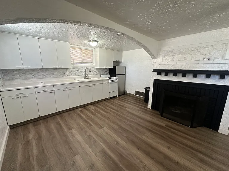1111 Strand Pl #A — Photo 8