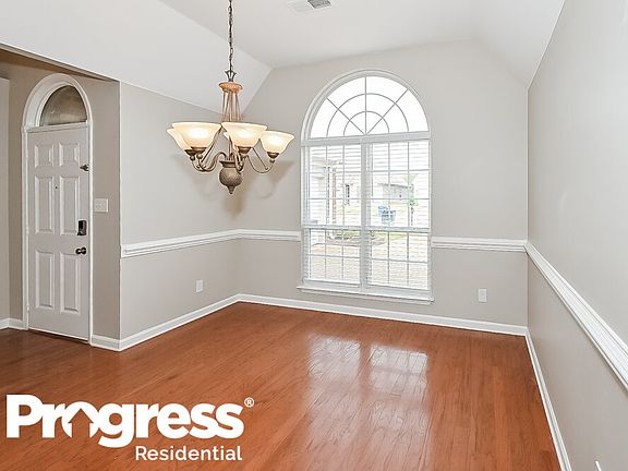 5th image of 7371 Lauren Ln