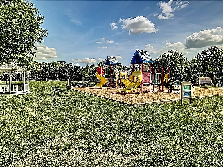 11039 Greenline Ct — Photo 32