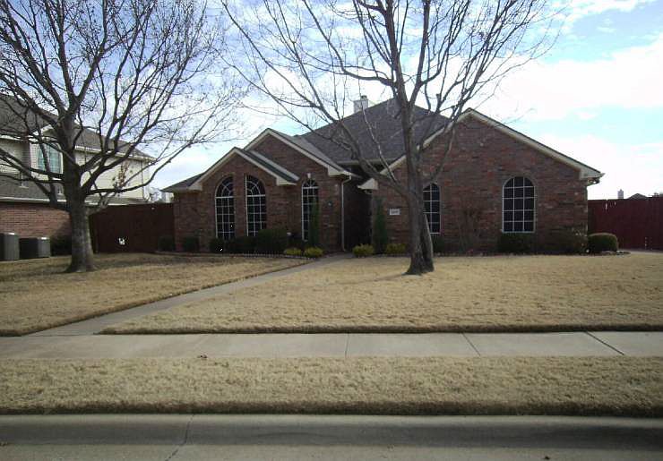 1st image of 2416 Birchwood Dr