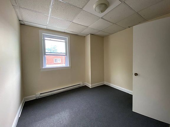 5th image of 86 Vineyard Ave APT 3