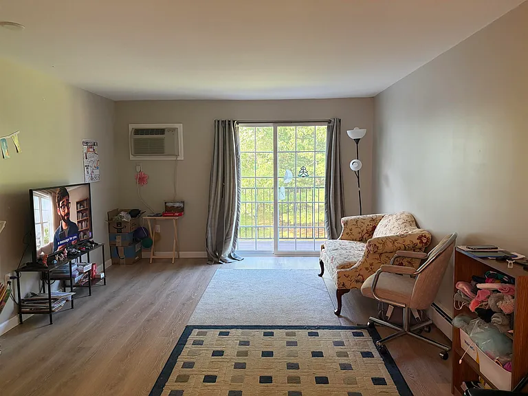 1711 White Cedar Blvd — Photo 2