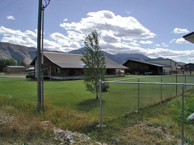 1st image of 16 Teemont Cres