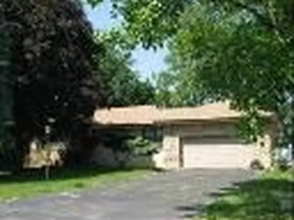 8740 S 80th Ct, Hickory Hills, IL 60457