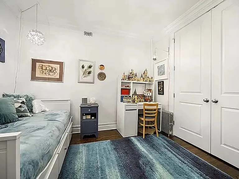 320 7th Ave #1 — Photo 5