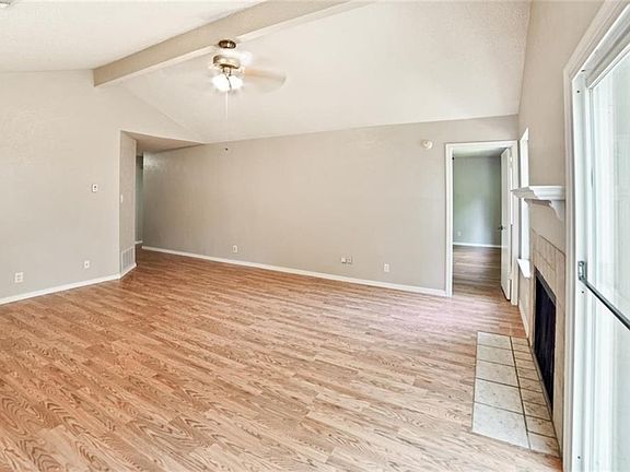 5th image of 708 Live Oak Dr