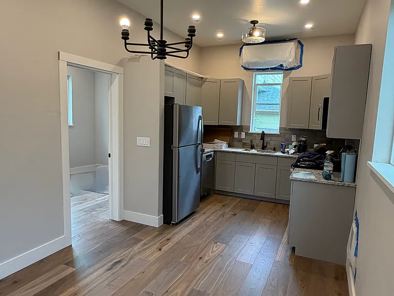 111 S E St #A — Photo 8