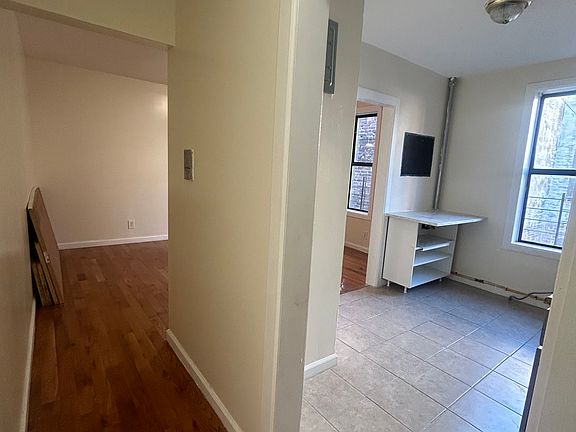 5th image of 502 W 213th St APT 5E