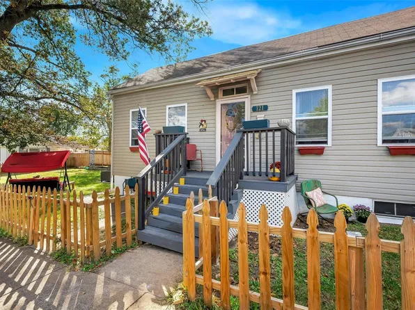 121 N 4th St, Pacific, MO 63069
