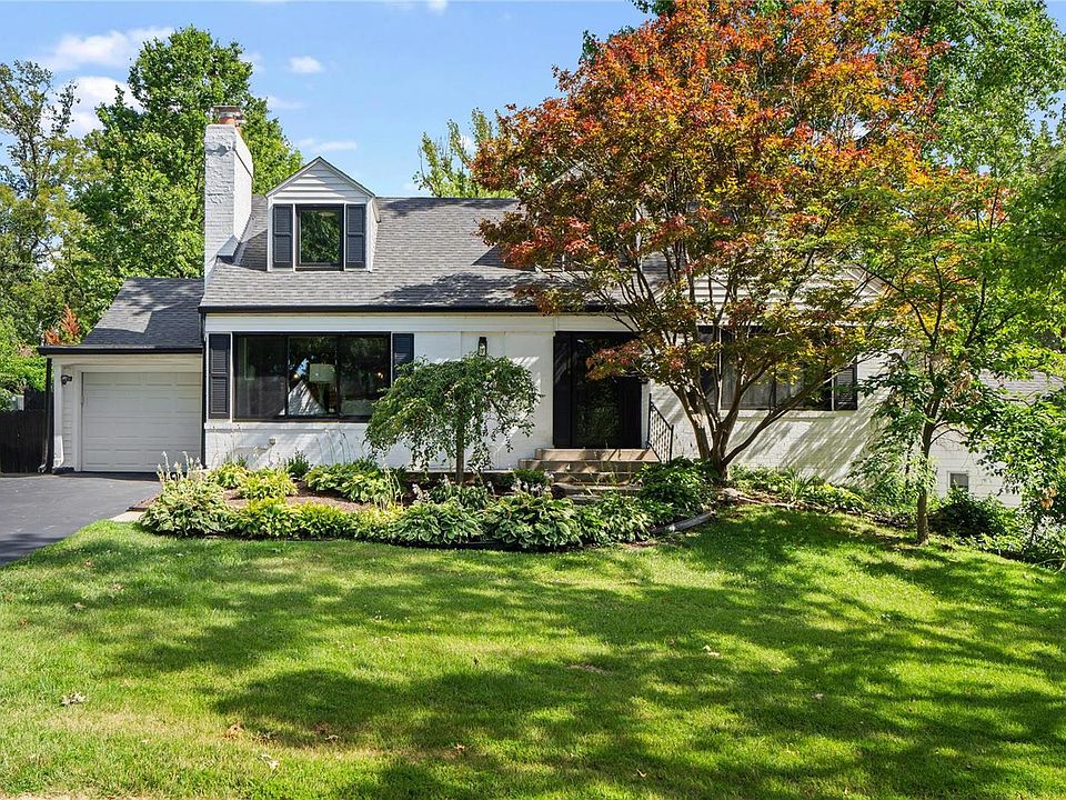 1st image of 30 Southridge Dr