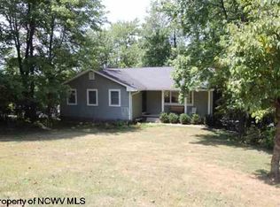 52 Imperial Woods Dr, Morgantown, WV 26508