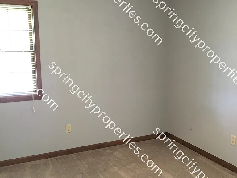 101 W Long Ln — Photo 13