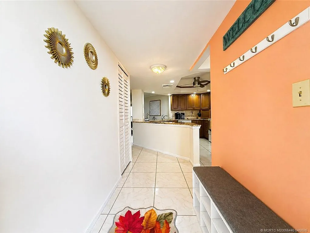 2 bed, 2.0 bath, 1228 sqft, $3,000 — Photo 2