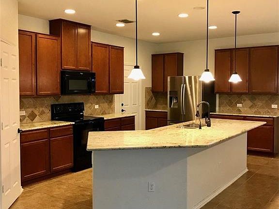 3rd image of 214 Sageleaf Willow Dr