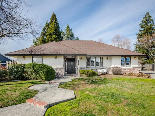 870 Wildwood Way, Woodland, CA 95695