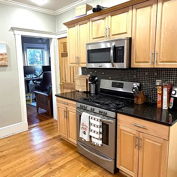 180 Boston St #1 — Photo 6