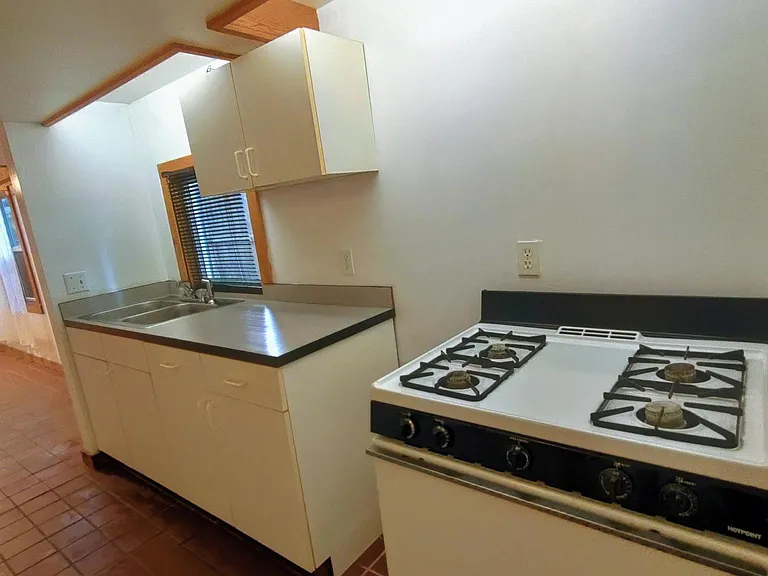 630 Chautauqua Ave #1 — Photo 8