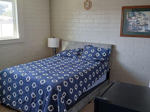 4th image of 2431 W SELDON Lane