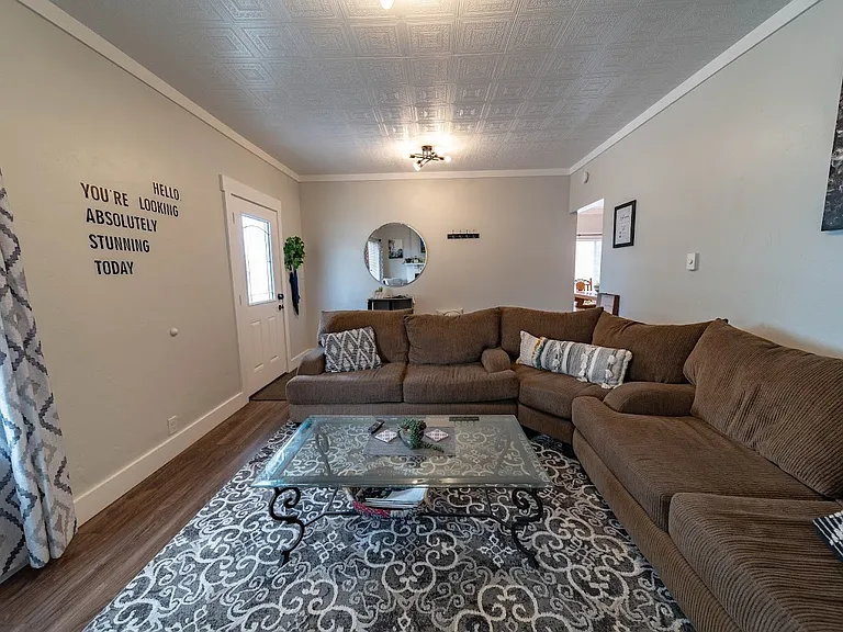 119 N 200 E — Photo 8