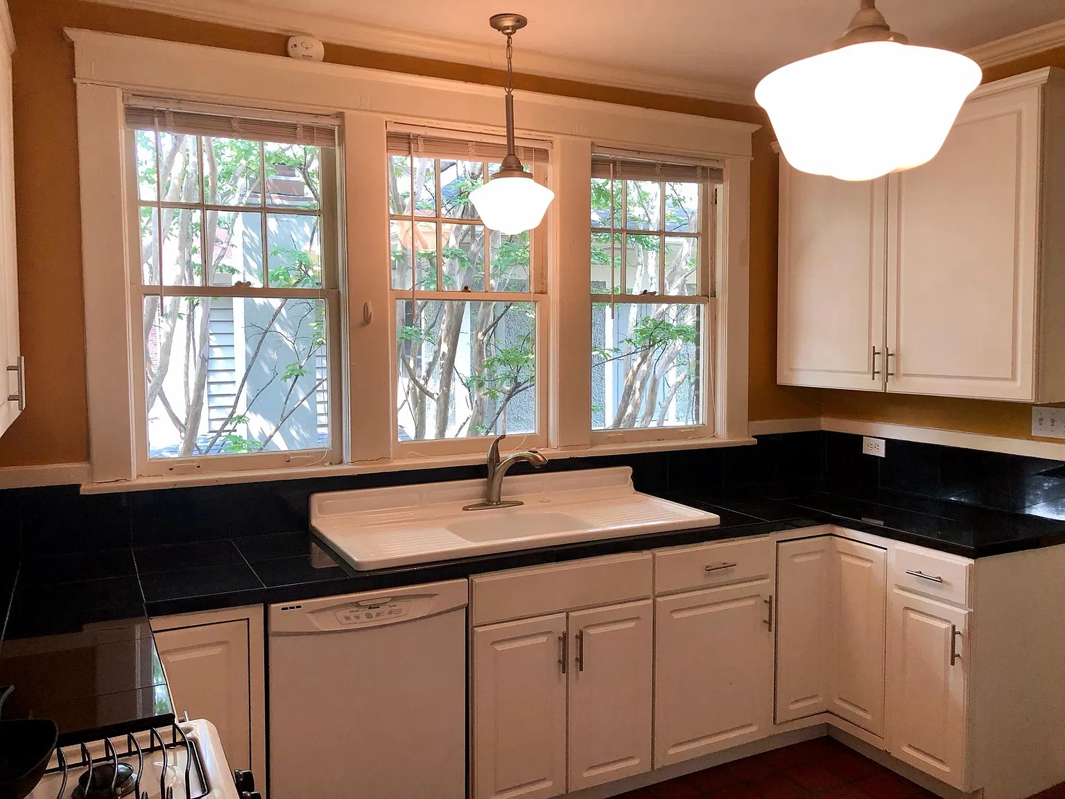 1511 Harbert Ave — Photo 4