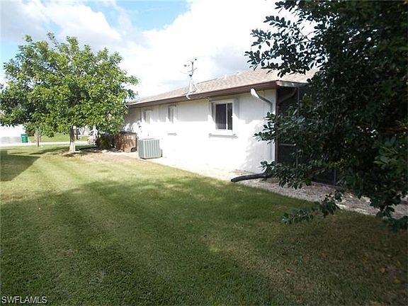 3rd image of 1430 SE 18th St