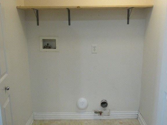 5th image of 13238 Murano Ave