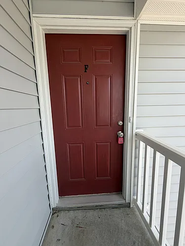 103 W Victoria Ct #F Photo 1