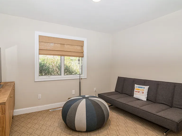 8 Indian Pipe Dr — Photo 16