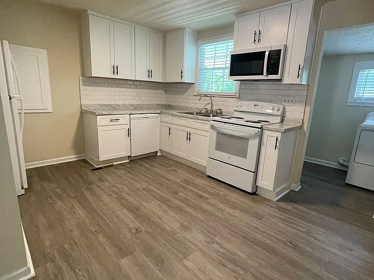 134 Dallas St — Photo 10