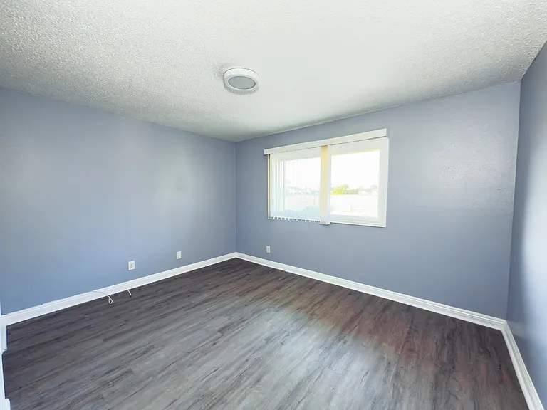 10923 California Ave #B — Photo 7