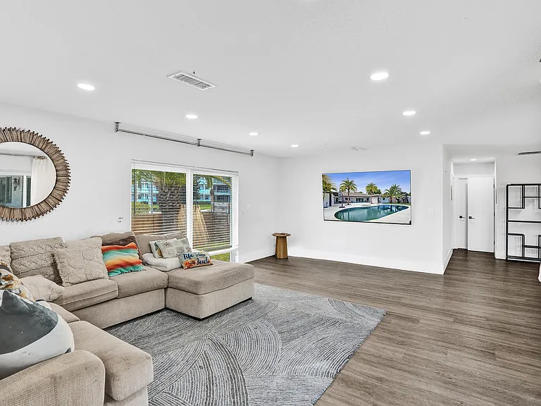 343 Layne Blvd — Photo 17