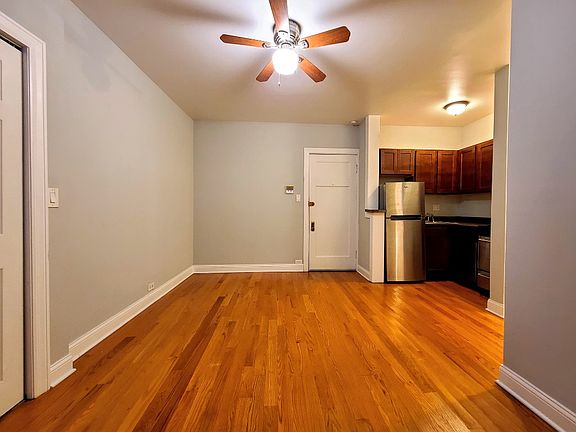 3rd image of 837 W Wolfram St #837103