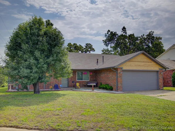 3105 Magnolia Ct, Sand Springs, OK 74063